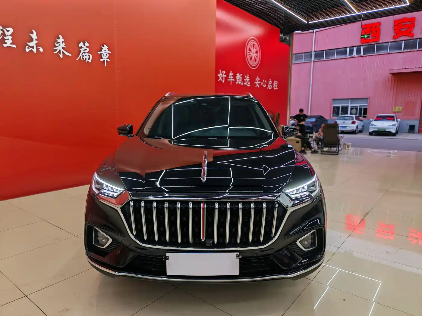Hongqi HS5 2022 Facelift 2.0T Smart Flag Enjoyment AWD Edition фото 2