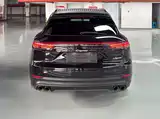 Photo 4 - Porsche Cayenne New Energy