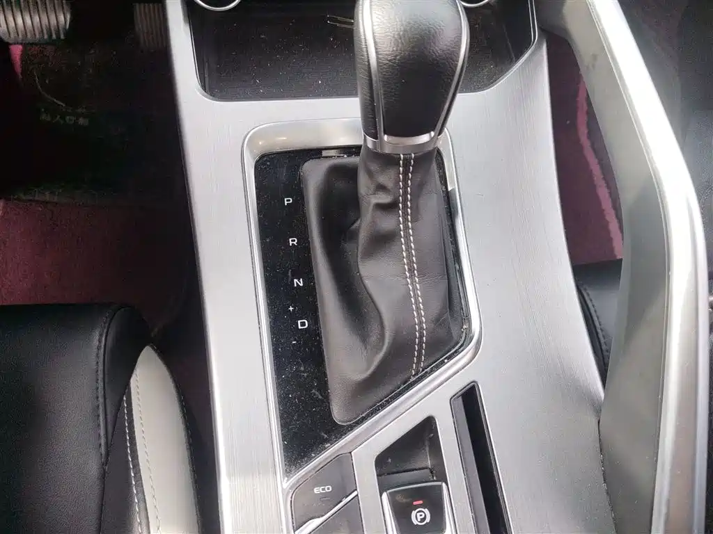 Фото 7 - Geely Coolray