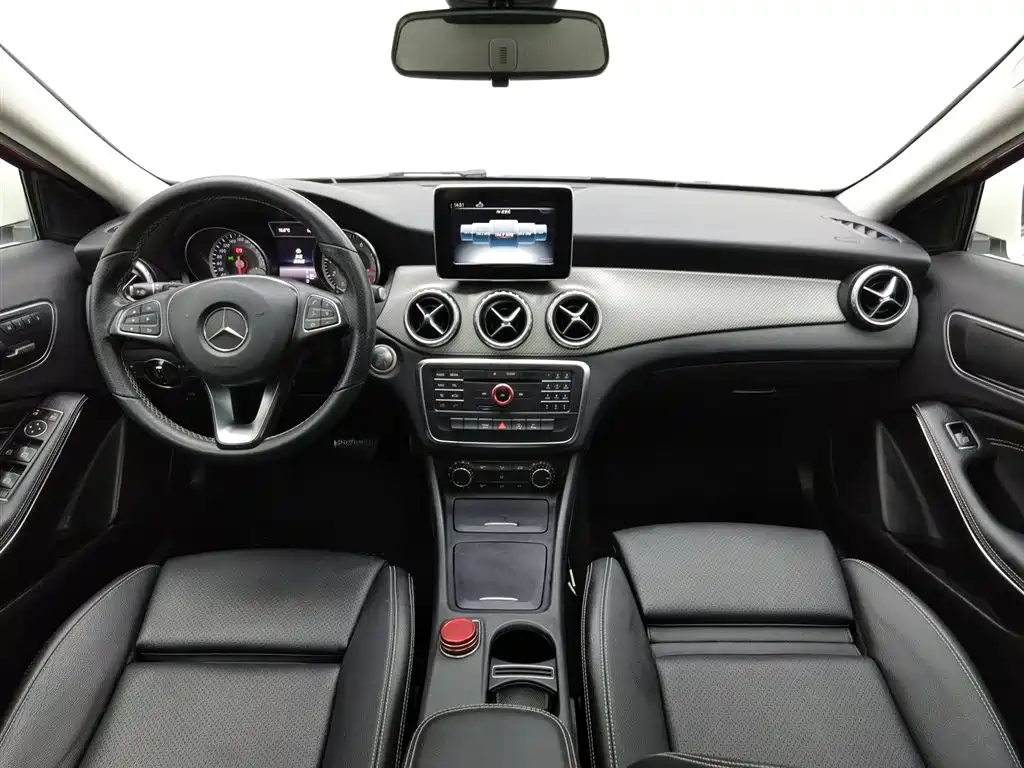 Mercedes-Benz GLA 2016 GLA 200 Dynamic фото 5