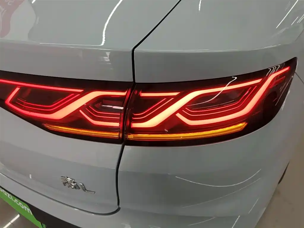 BYD Qin L 2024 DM-i 80KM Superior фото 8