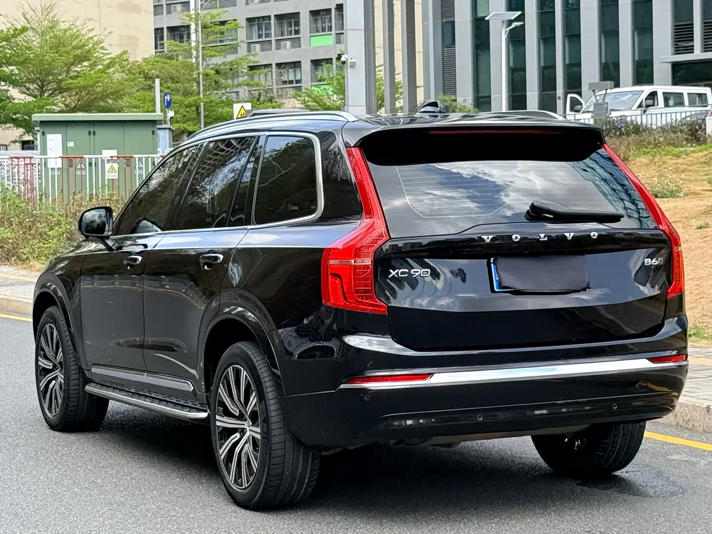 VOLVO XC90