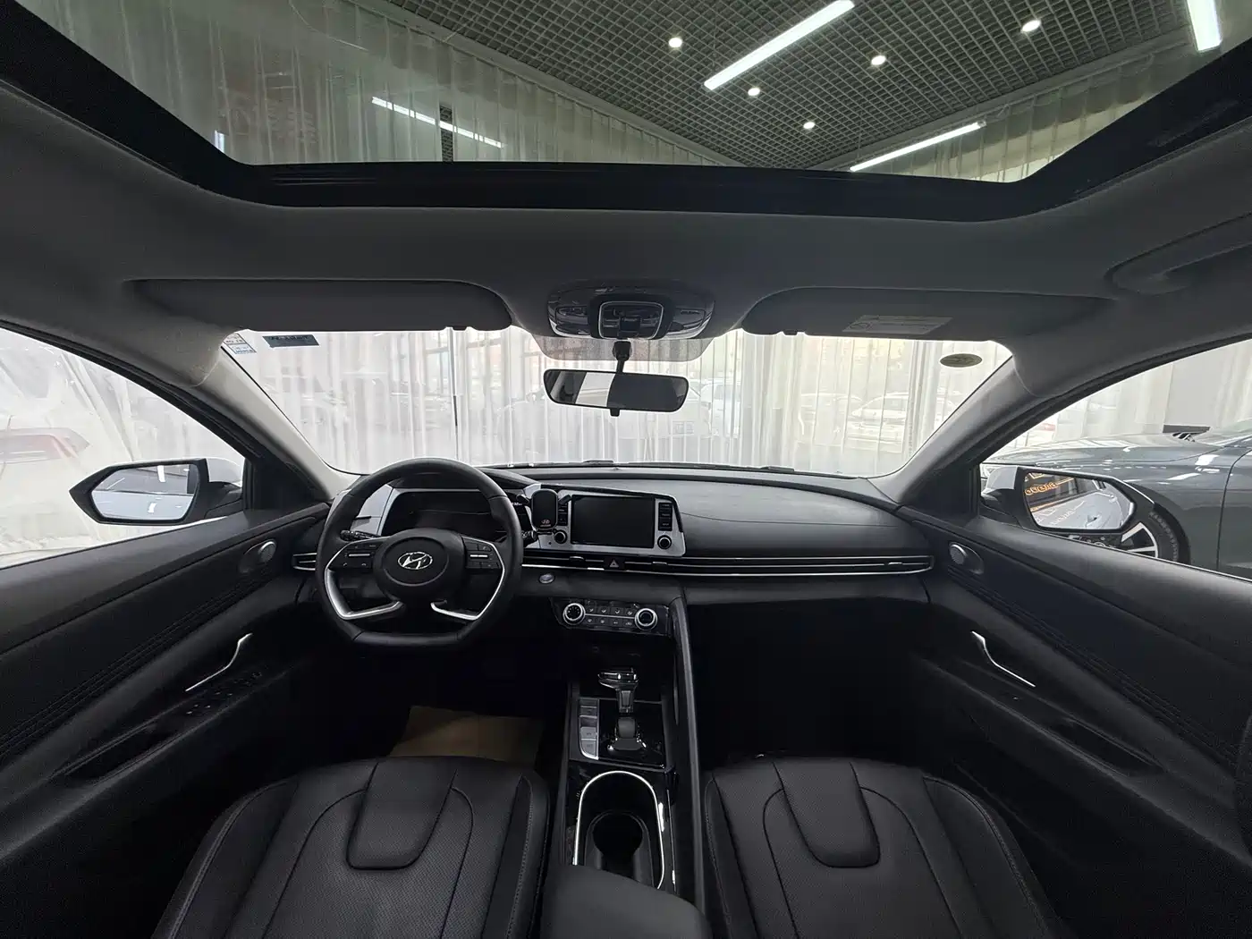 Hyundai Elantra 2021 1.5L CVT GLX Elite Edition фото 17