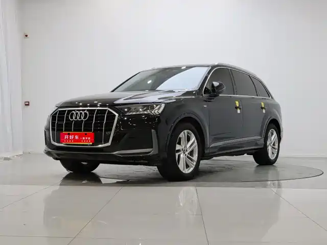 Audi Q7 45 TFSI quattro S line, Спорт