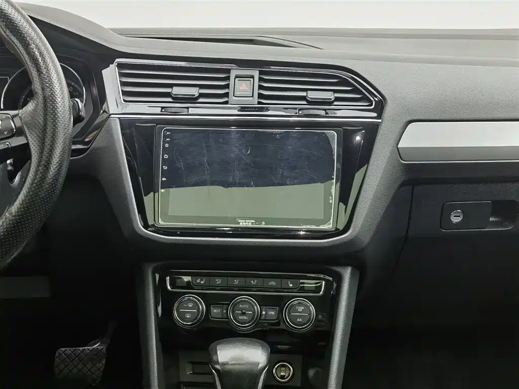 Volkswagen Tiguan L 2019 330TSI Auto 2WD Smart Luxury Edition China V фото 12