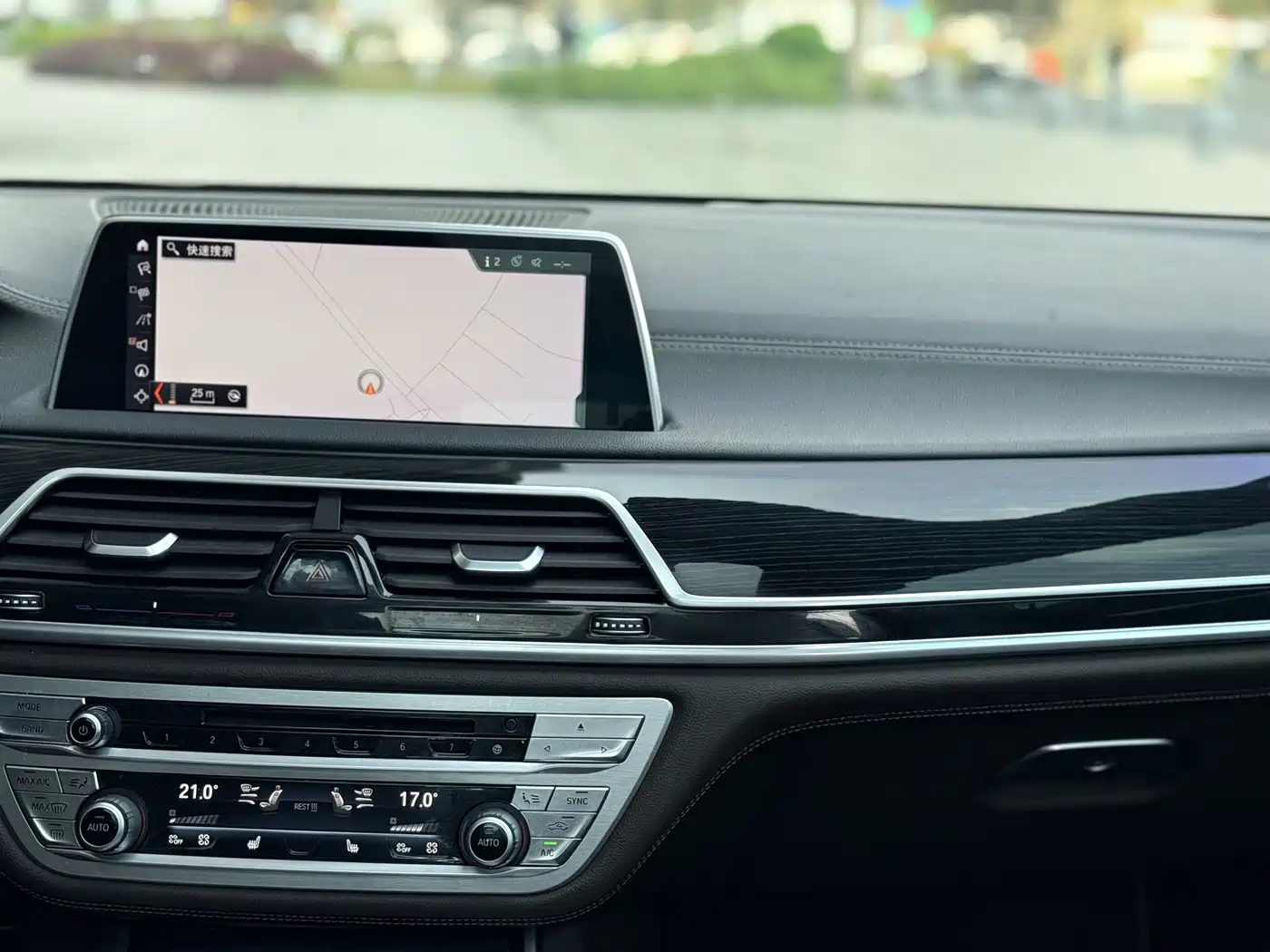 BMW 7 Series 2018 730Li Leading Type M Sport Package фото 18
