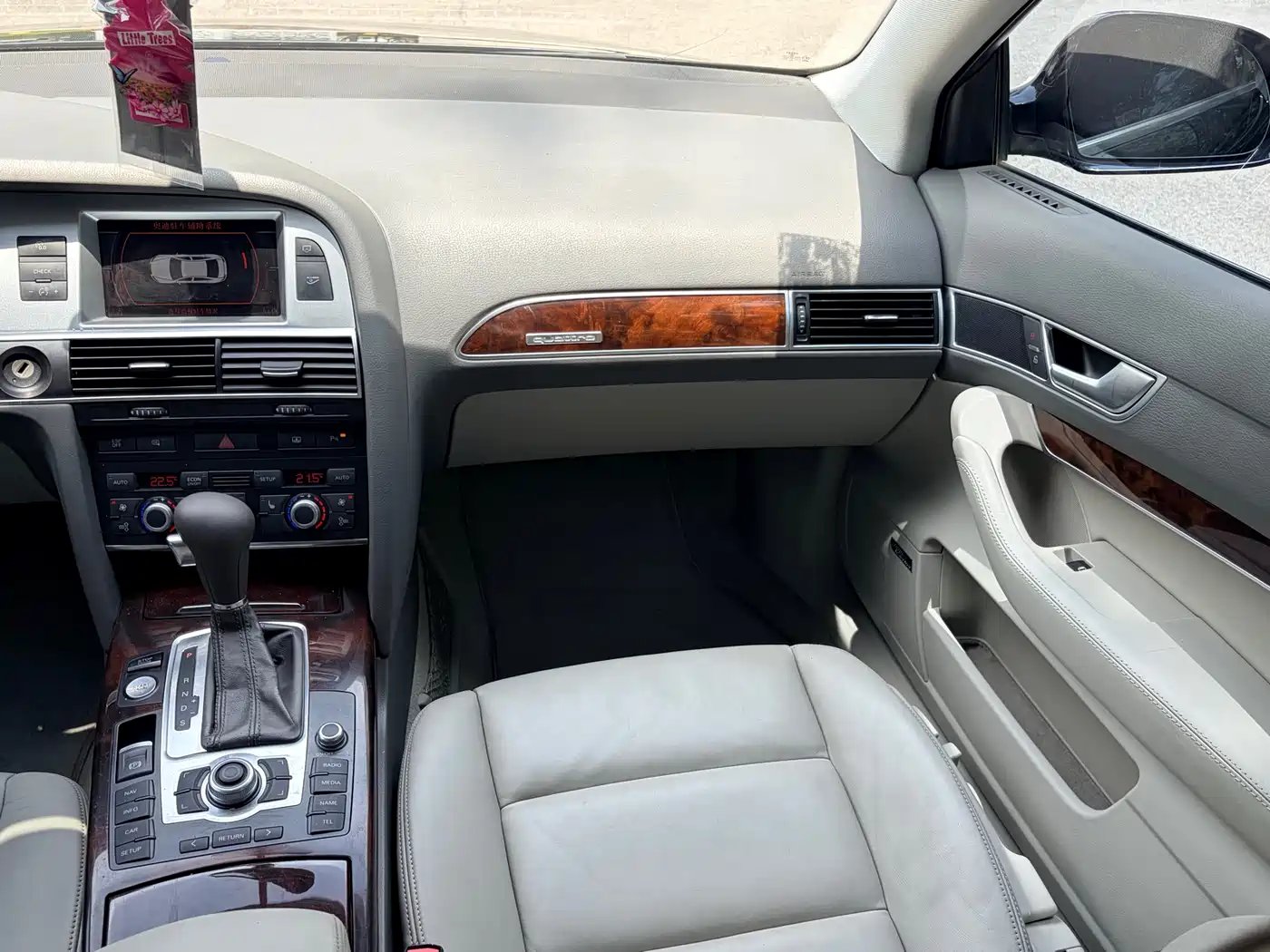 Audi A6L 2010 3.0 TFSI quattro Luxury фото 11