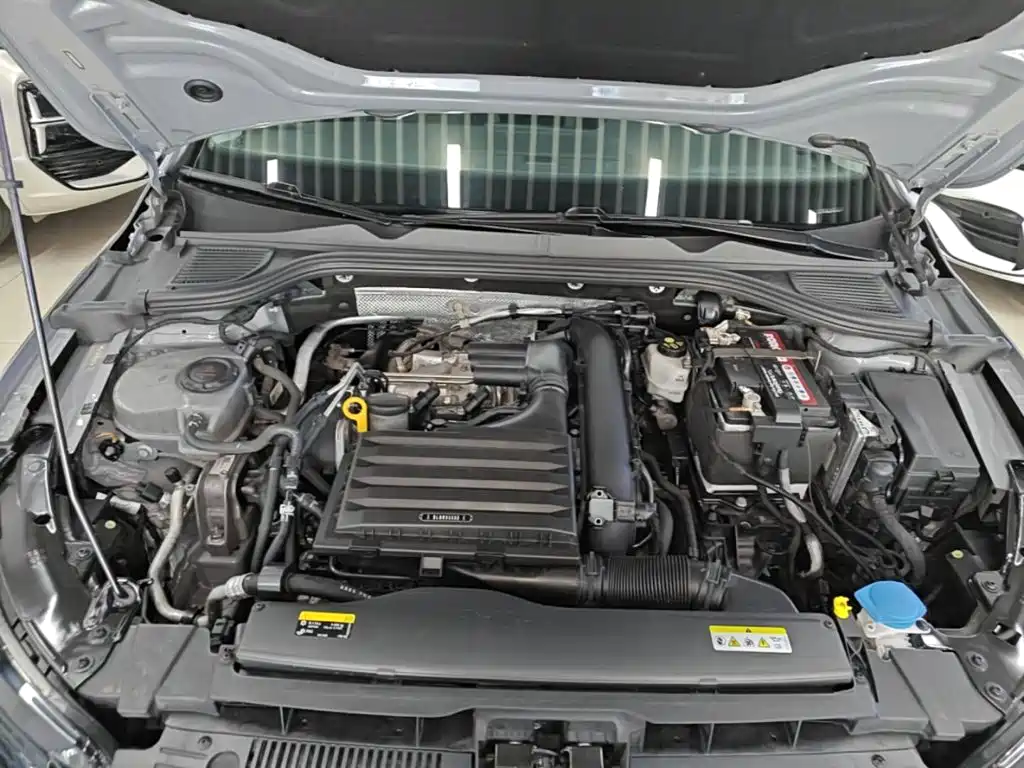 صورة 16 - Volkswagen Golf