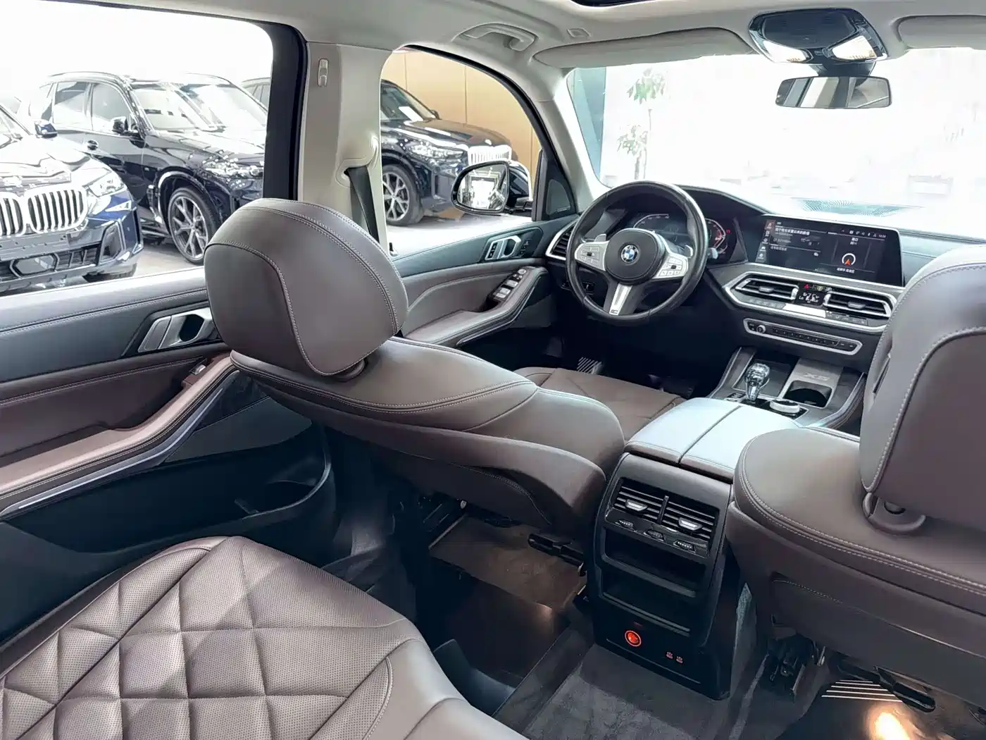 BMW X5 2022 Model xDrive 40Li M Sport Package фото 8