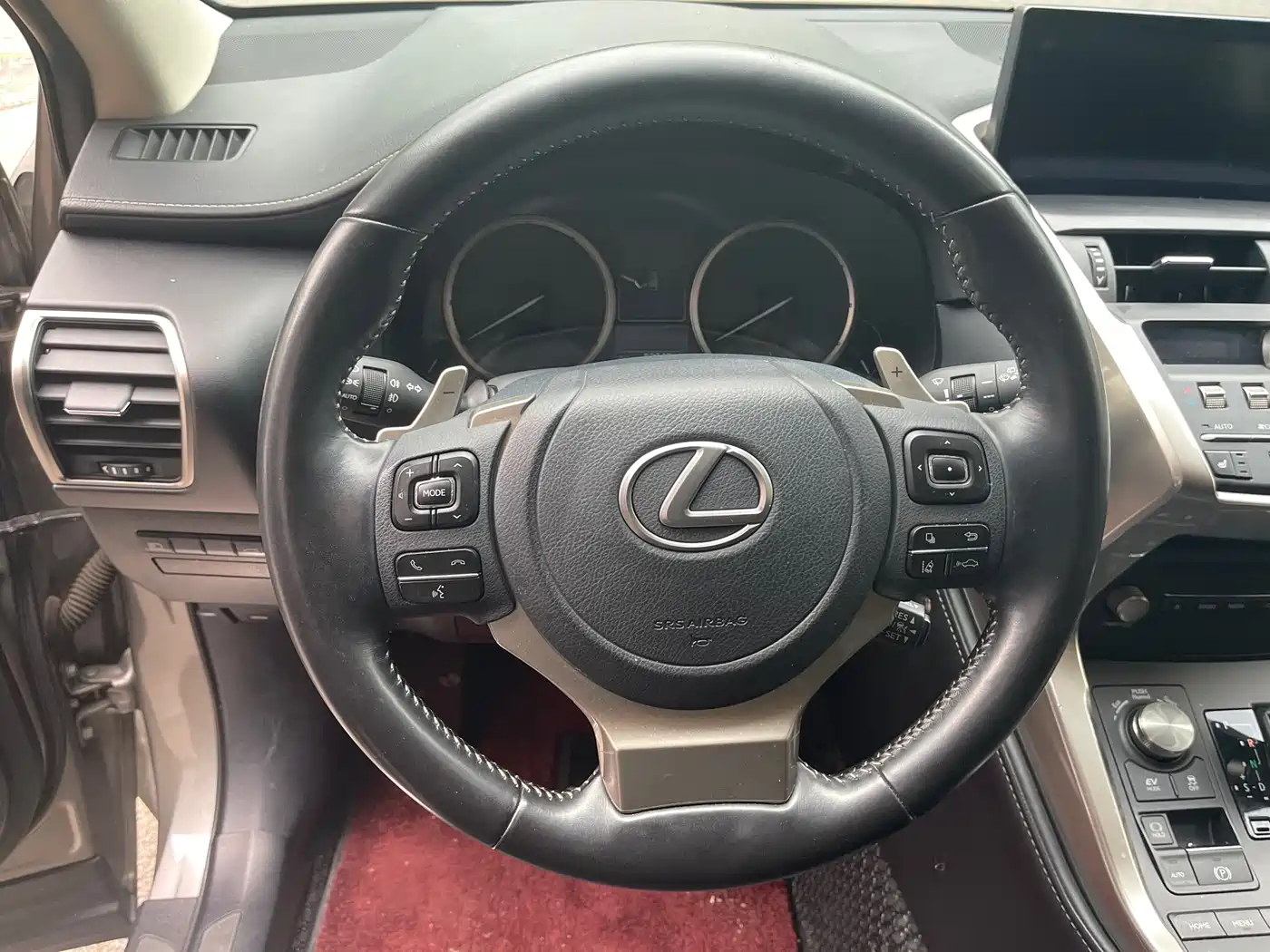Lexus NX 2020 300h FWD F Sport China VI фото 16