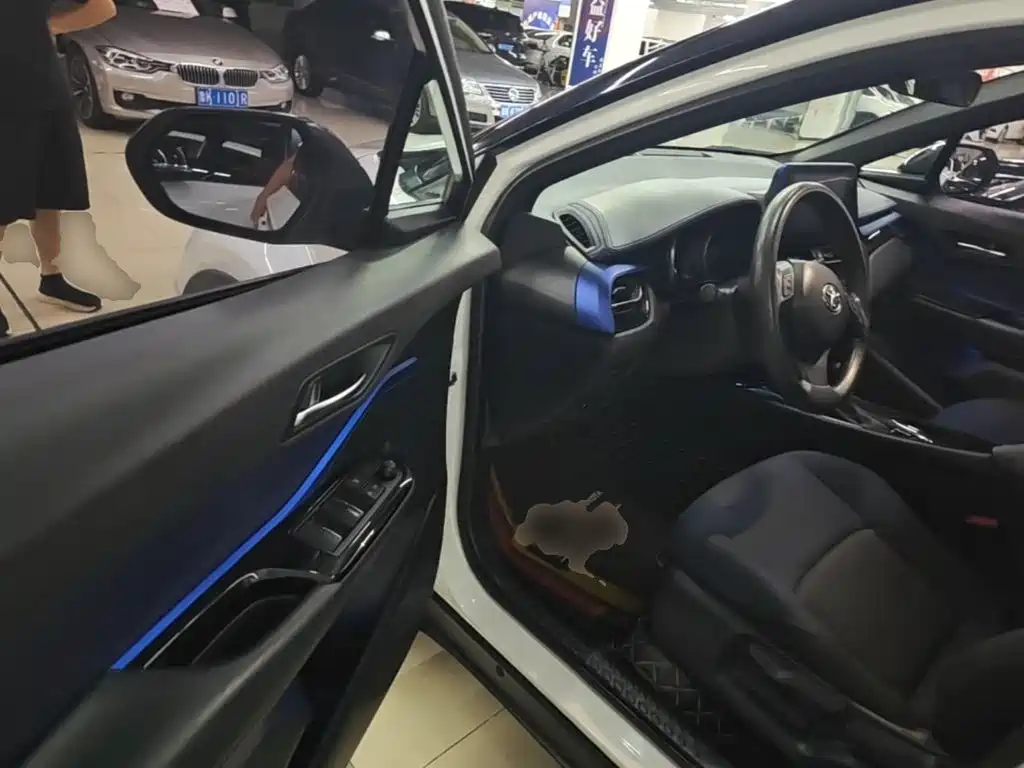 Toyota C-HR 2019 2018 2.0L Leading Edition China VI