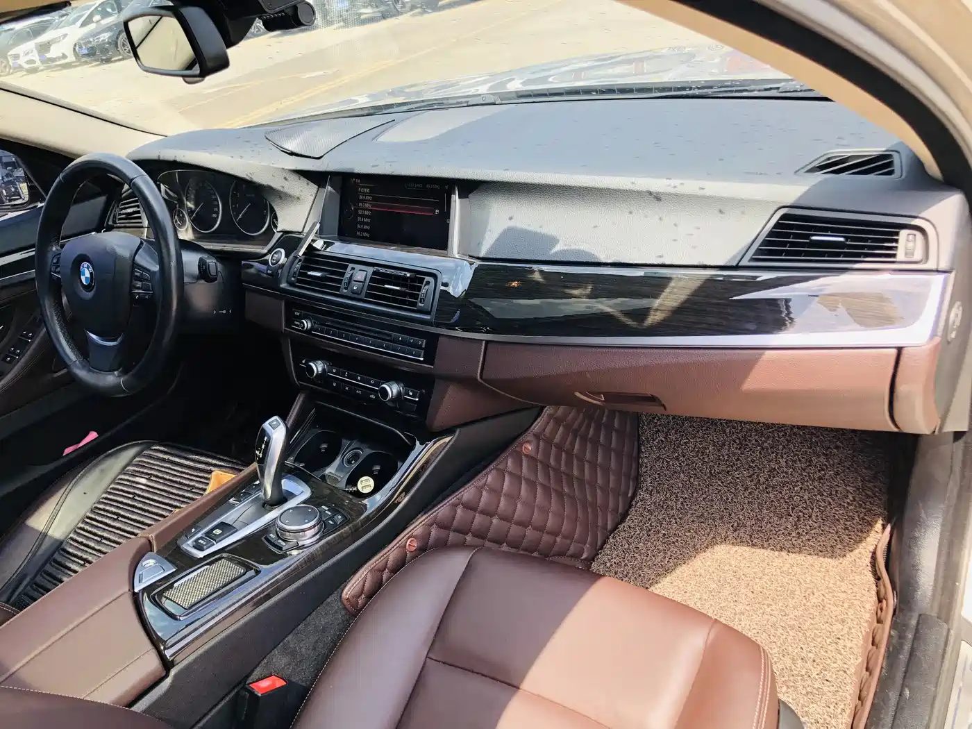 BMW 5 Series 2014 525Li Luxury Design Package фото 16