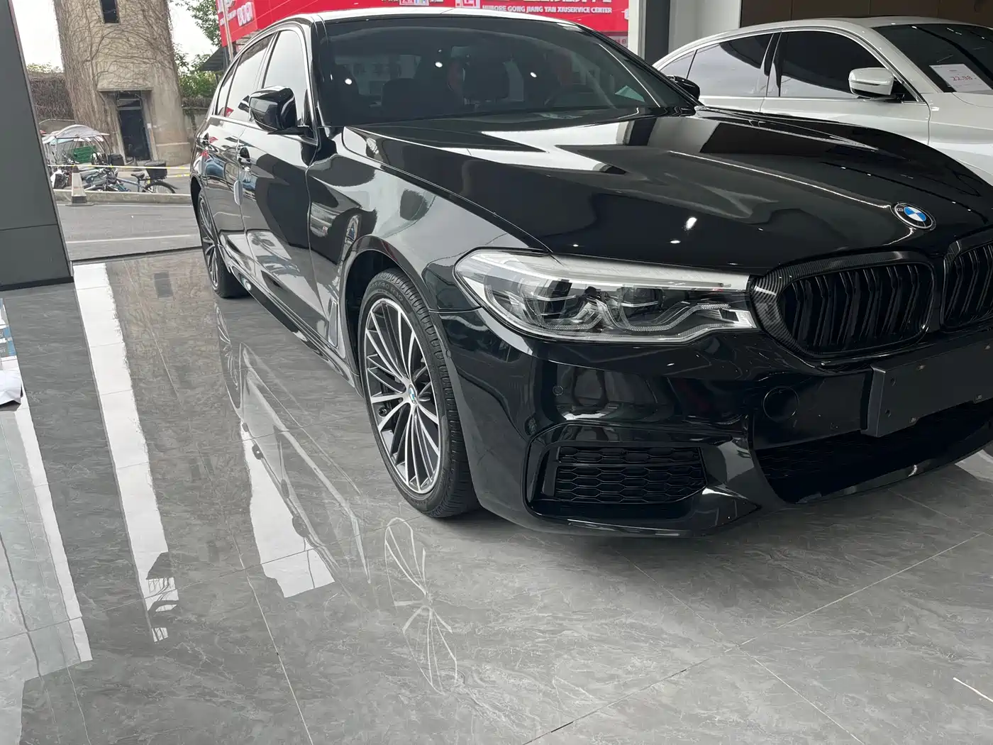 BMW 5 Series 2020 530Li Leading M Sport Package фото 3