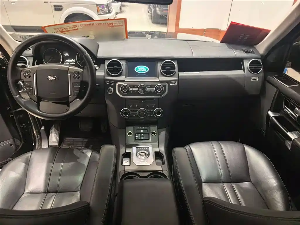 Land Rover Discovery 2015 3.0 SC V6 SE фото 11