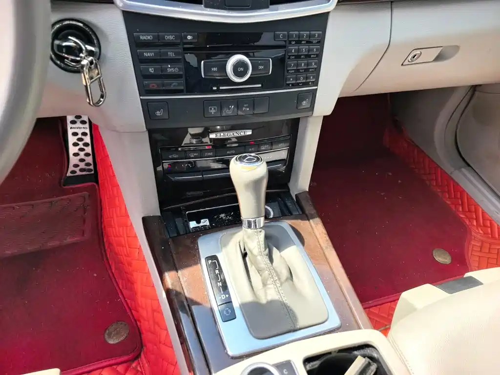 Mercedes-Benz E-Class 2011 2010 E 260 L CGI Elegance