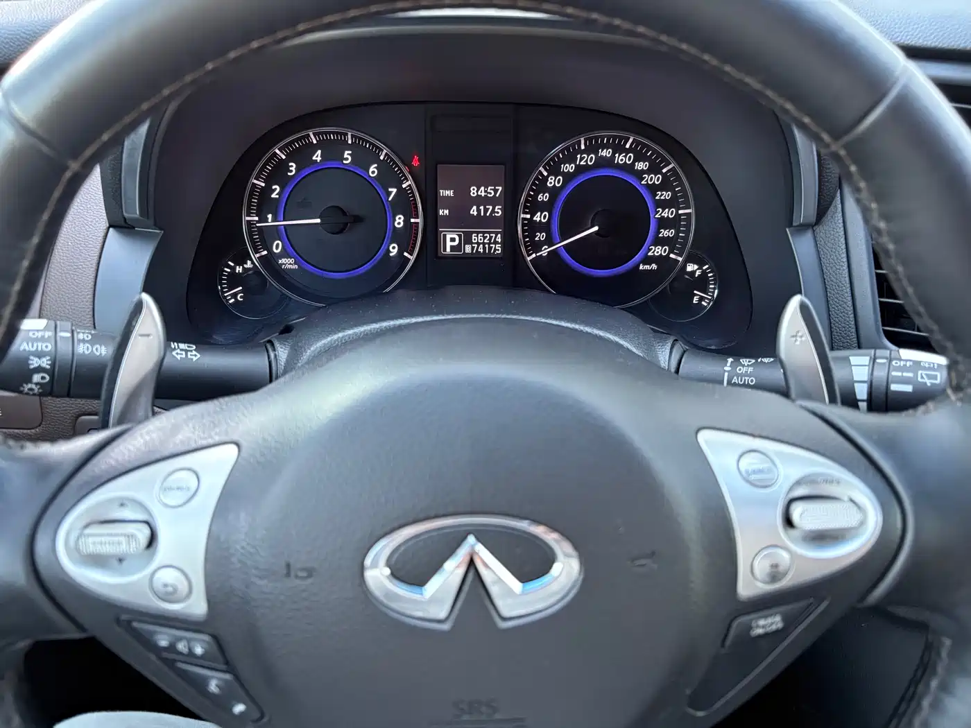 Infiniti QX70 2013 3.7L Superior фото 13