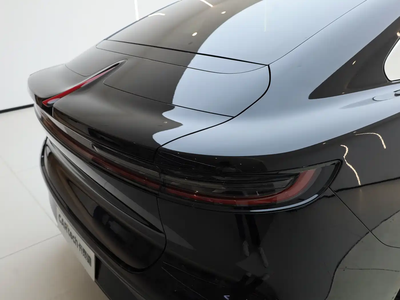 Voyah Auto VOYAH Zhuiguang 2024 PHEV AWD Ultra Long Range Flagship фото 20