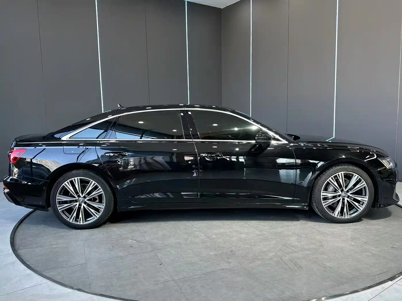 Audi A6L 2019 45 TFSI quattro Premium Dynamic фото 5