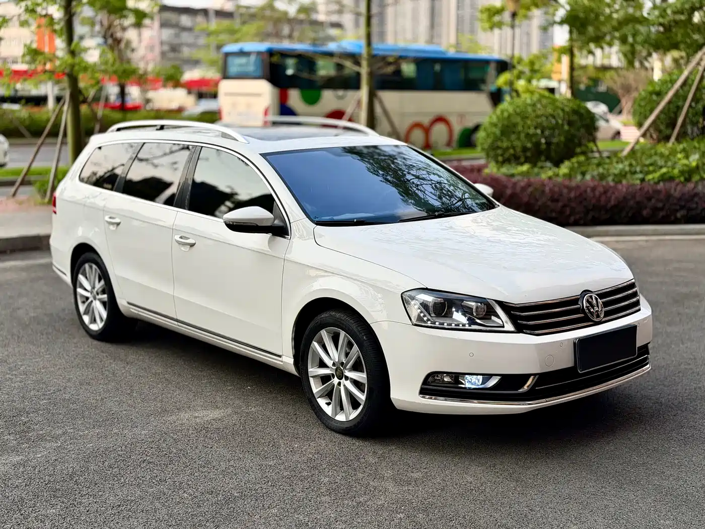 Volkswagen Magotan (Import) 2012 Wagon 2.0TSI Comfort фото 3