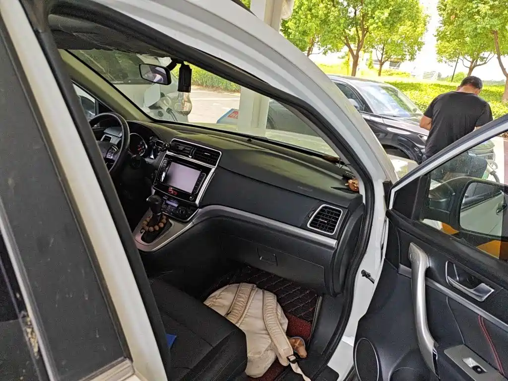 Фото 23 - Haval M6