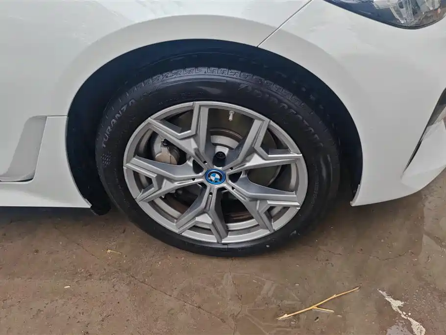 BMW i3 2024 eDrive 35 L фото 6
