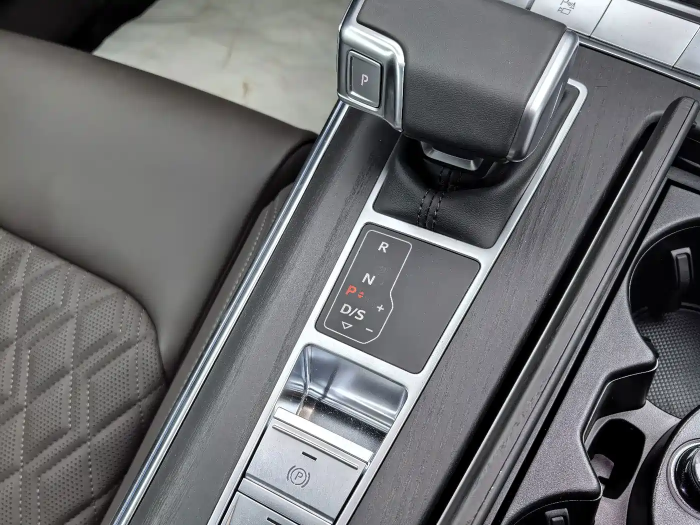 Audi A6L 2026 2026 Model Year 45 TFSI quattro Premium Dynamic
