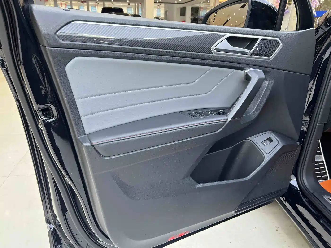 Volkswagen Tiguan X 2022 330TSI 2WD Premium Comfort Edition фото 5