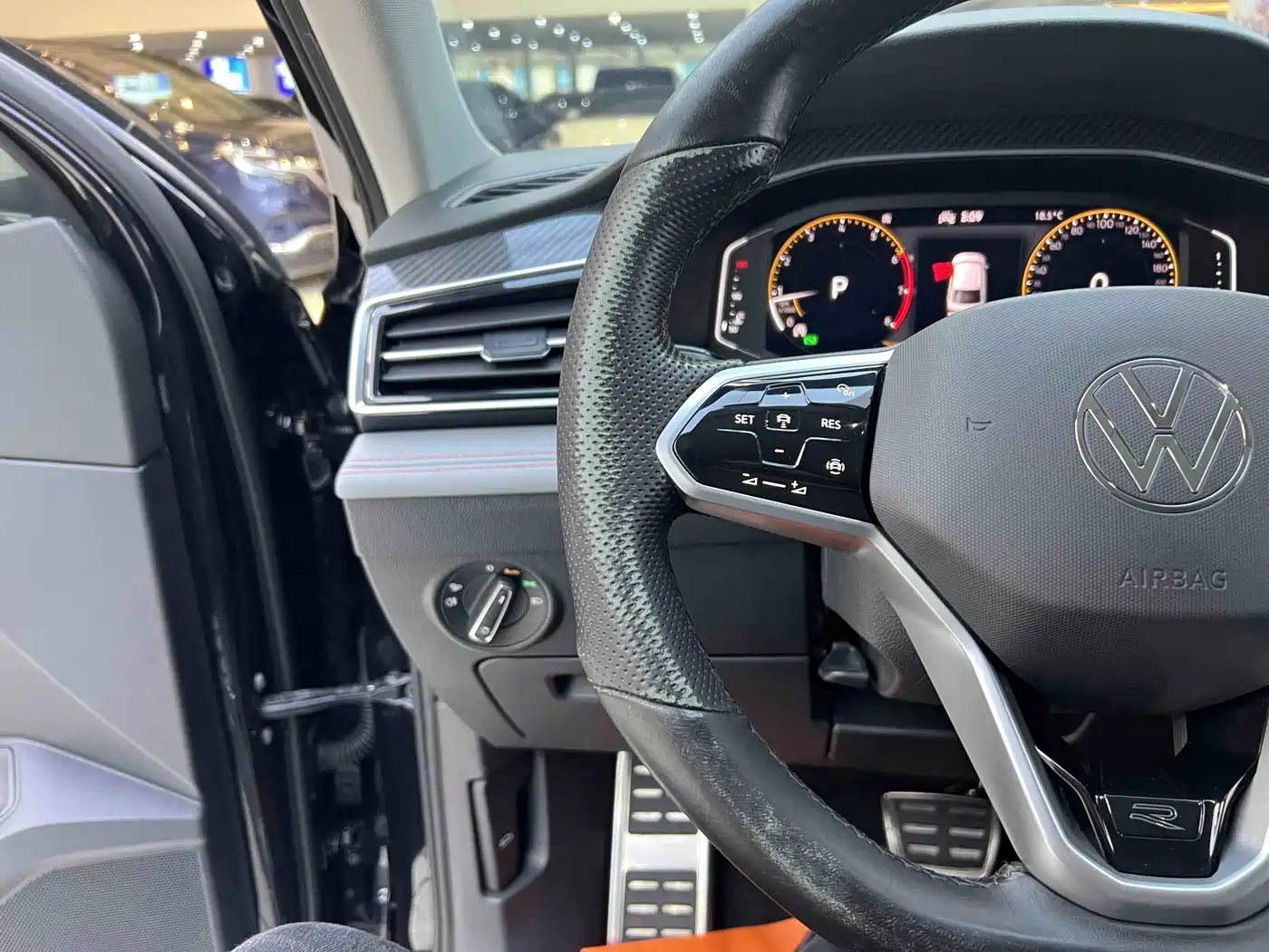 Volkswagen Tiguan X 2022 330TSI 2WD Premium Comfort Edition фото 10