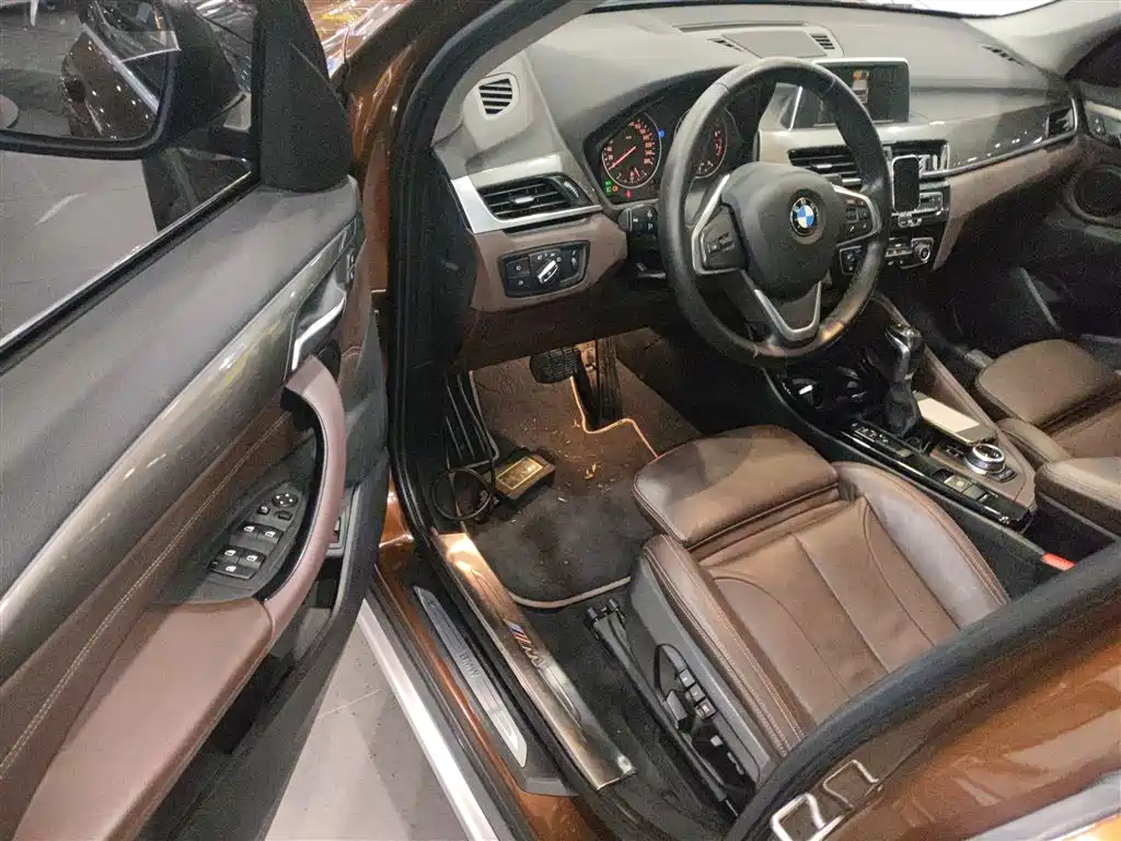 BMW X1 2016 sDrive20Li Luxury Model фото 17