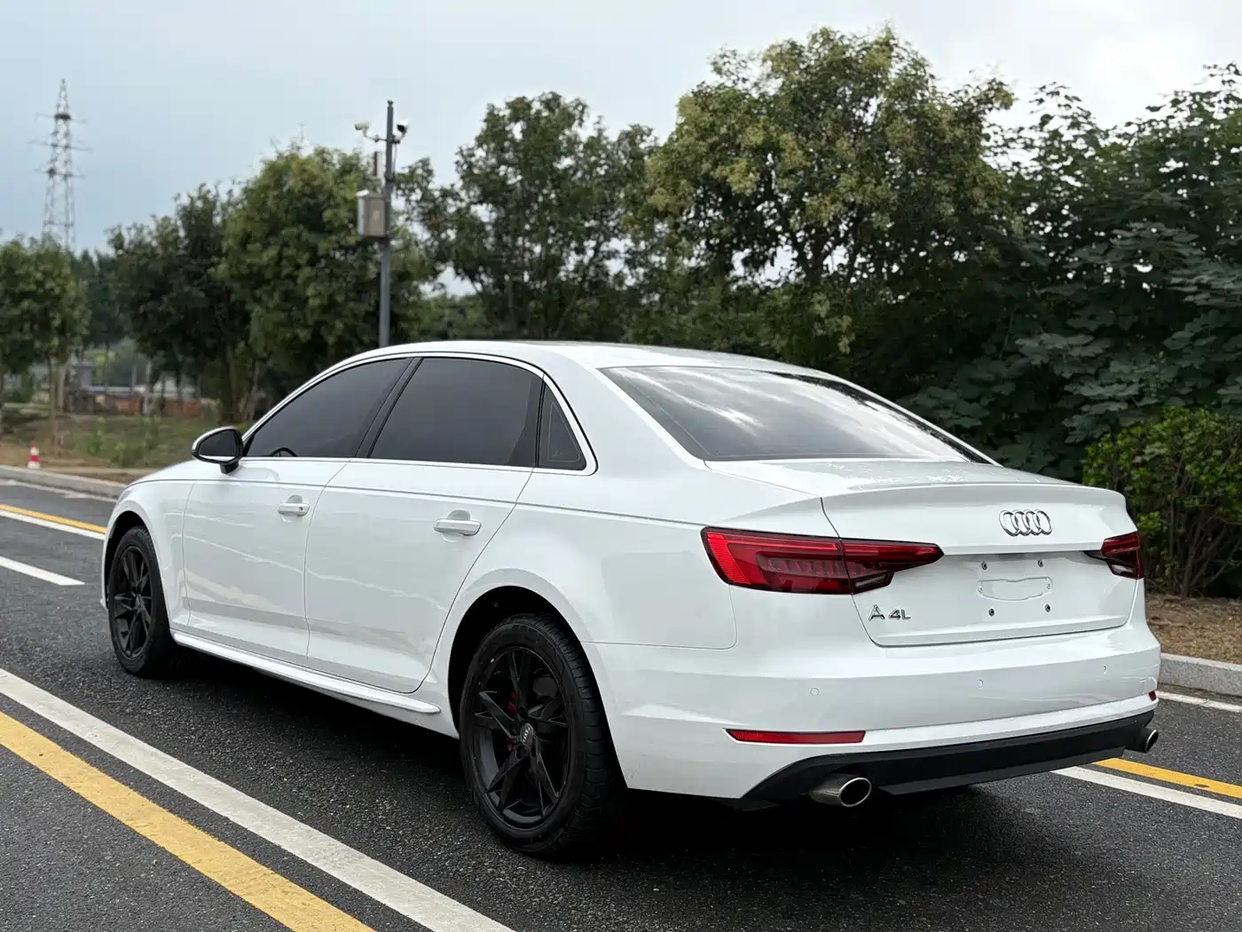 Audi A4L 2017 Plus 40 TFSI Progressive фото 4