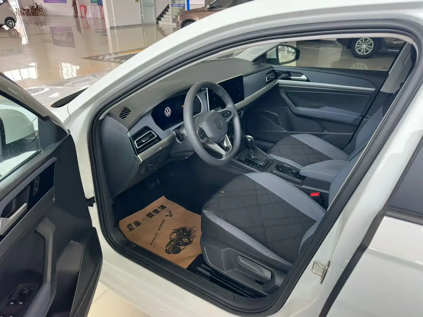 Volkswagen Lavida 2024 Model 1.5L Automatic Delight Edition фото 4