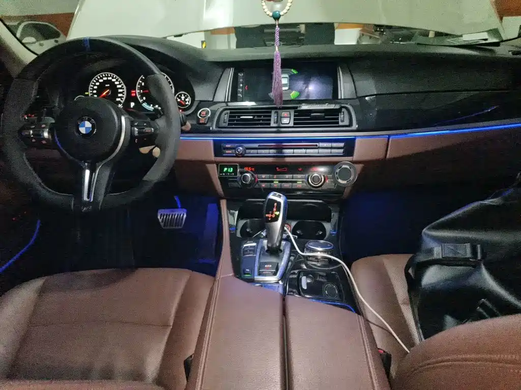 Photo 6 - BMW 5 Series (Import)