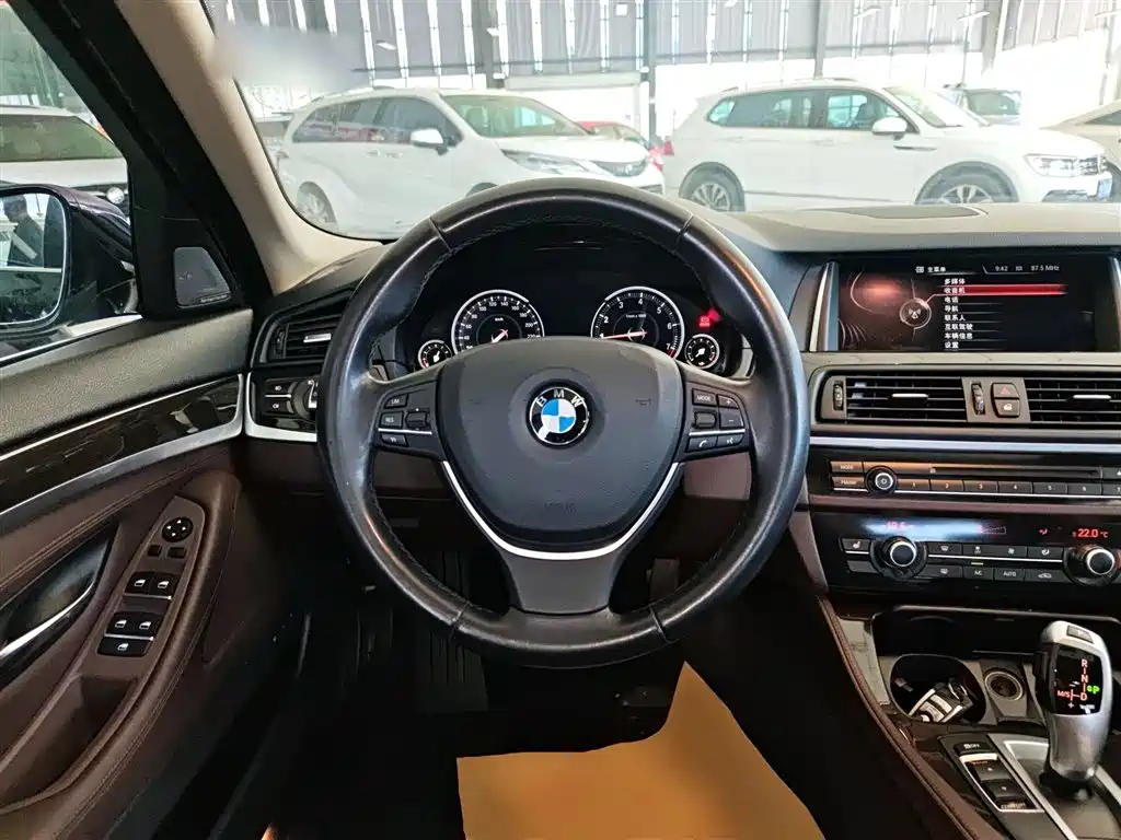BMW 5 Series 2017 525Li Luxury Design Package фото 7