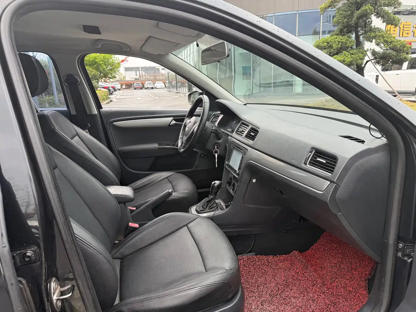 Volkswagen Lavida 2013 Facelift Classic 1.6L Automatic Trend фото 15