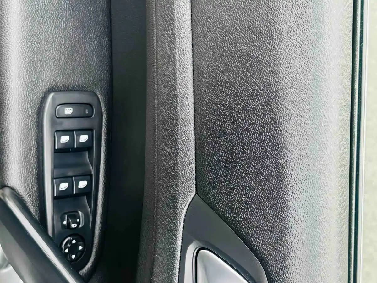 Peugeot 408 2016 1.6T Automatic Luxury Edition фото 9