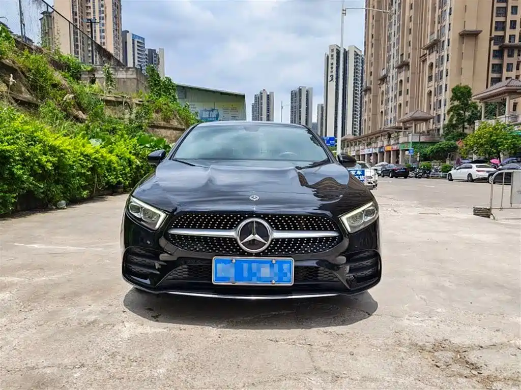 Mercedes-Benz A-Class 2019 A 200 L Sport Sedan фото 2