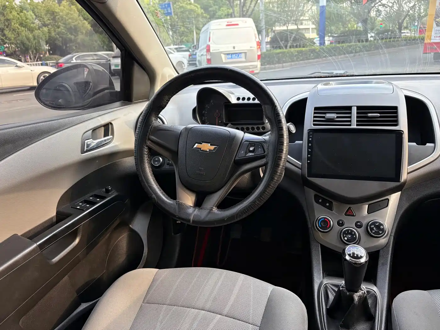 Chevrolet Aveo 2013 2011 Sedan 1.4L MT SE