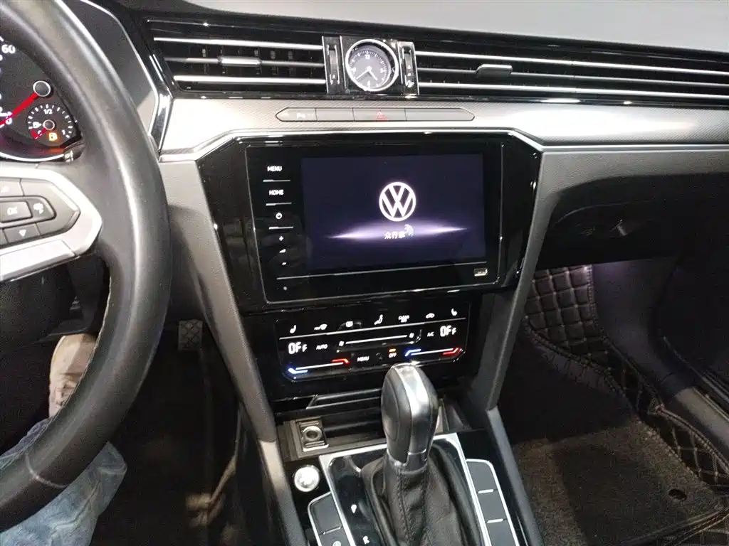Volkswagen Magotan 2020 330TSI DSG Leading фото 12