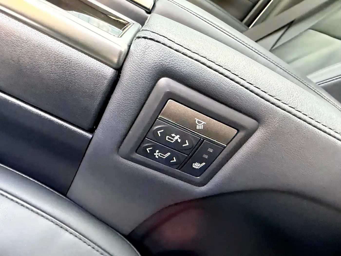 Toyota Vellfire 2023 Crown Hybrid 2.5L HV Luxury фото 7