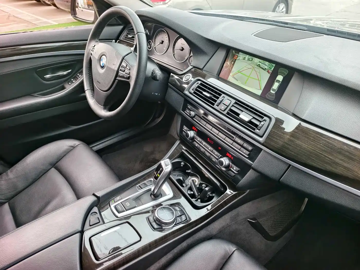 BMW 5 Series 2012 535Li Leadership фото 12