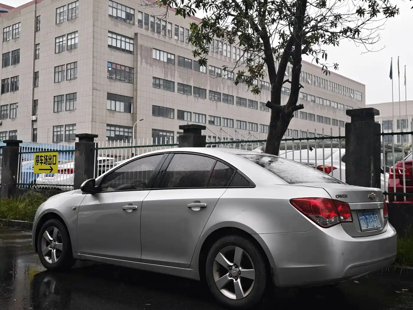 Chevrolet Cruze 2012 1.6L SE AT фото 6