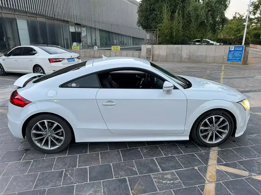 Audi TT 2014 TT Coupe 45 TFSI Premium Edition фото 4