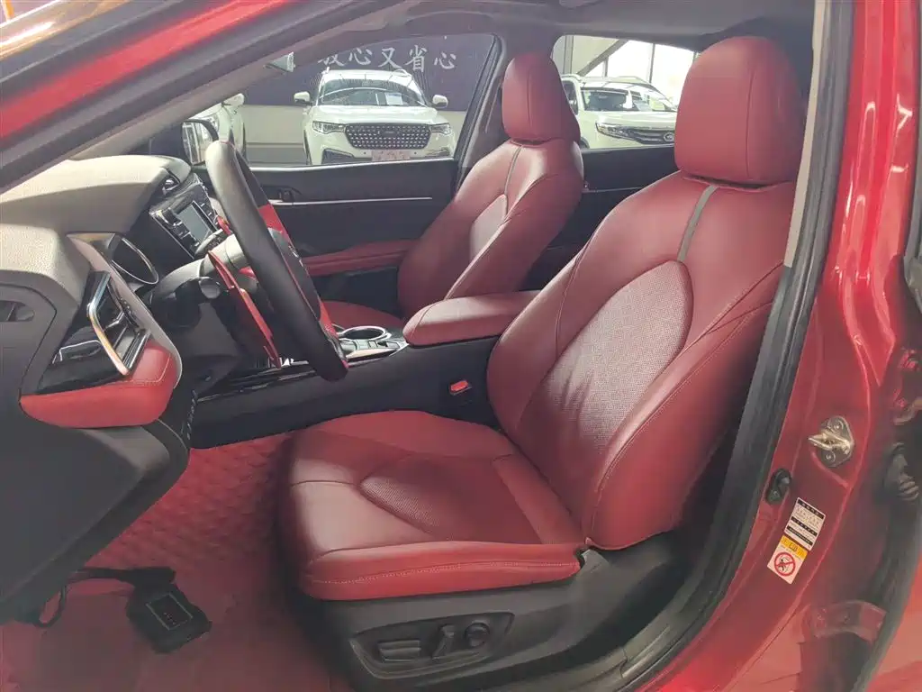 Toyota Camry 2018 2.5S Trend Edition фото 15