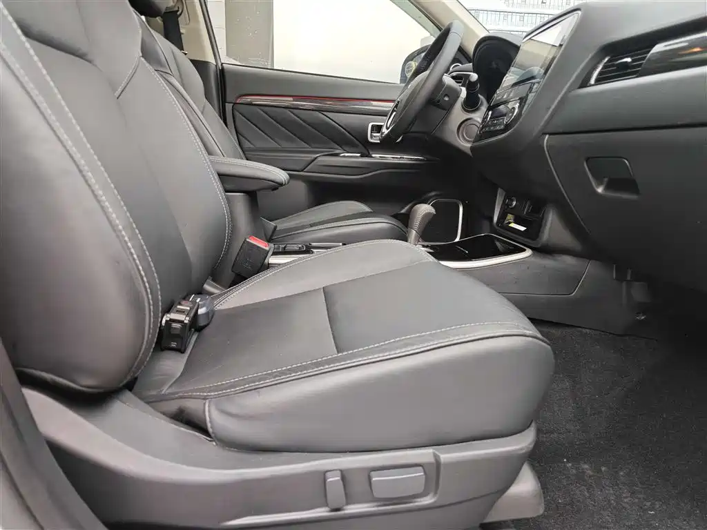 Mitsubishi Outlander 2019 2.0L 2WD Enjoy Edition 7-seater China V фото 8