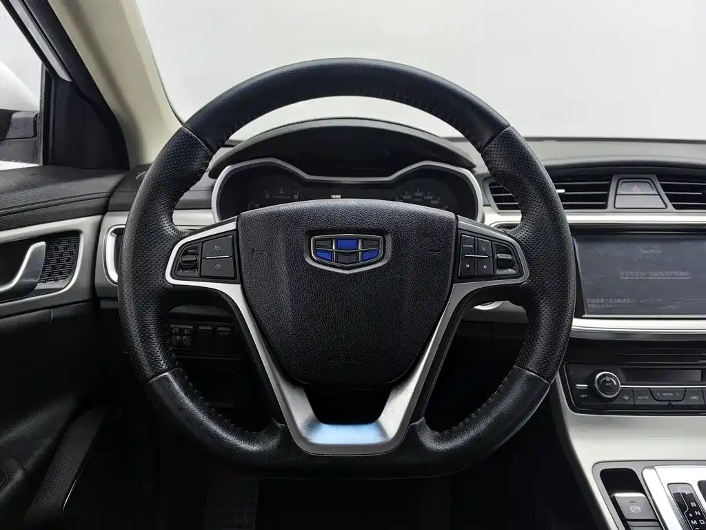 Фото 11 - Geely Emgrand GL