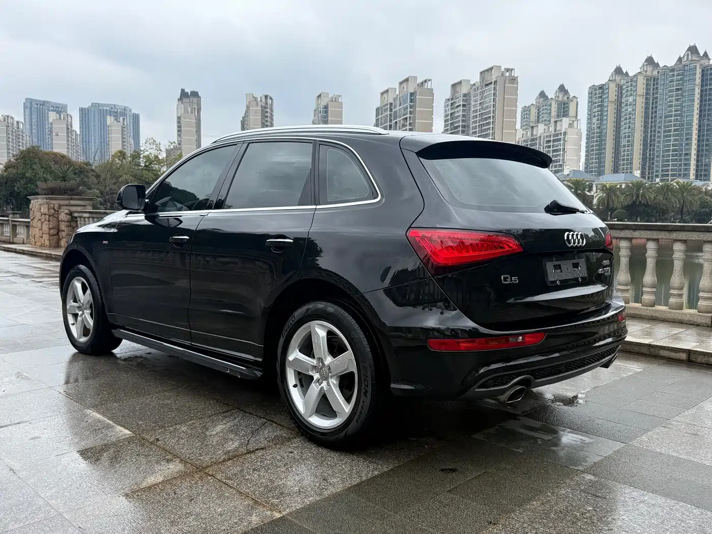 AUDI Q5