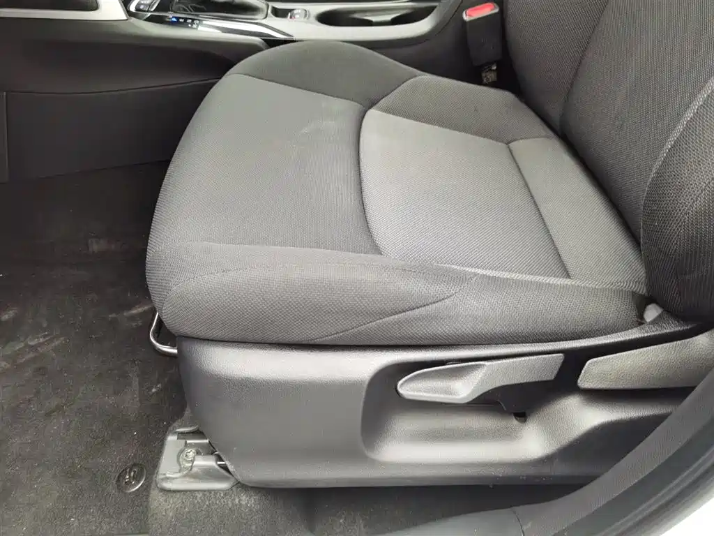 Toyota Frontlander 2022 2.0L CVT Leading Edition фото 20
