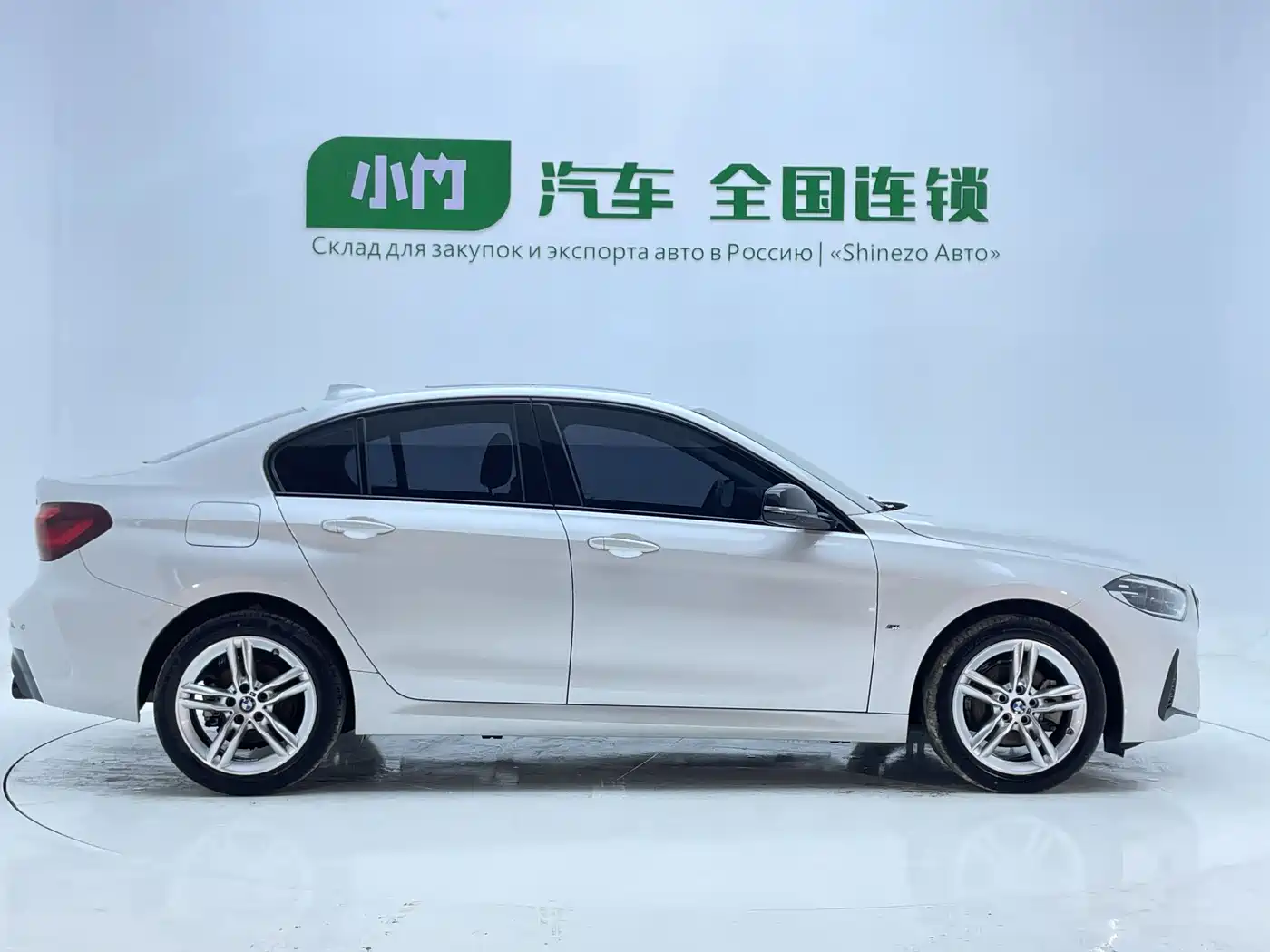 BMW 1 Series 2023 120i M Sport Shadow Edition фото 7