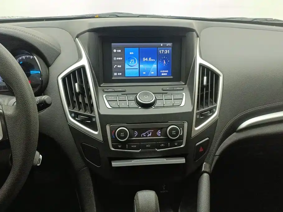 Dongfeng Aeolus Dongfeng Fengshen AX7 2015 2015 2.0L Automatic Smart Joy