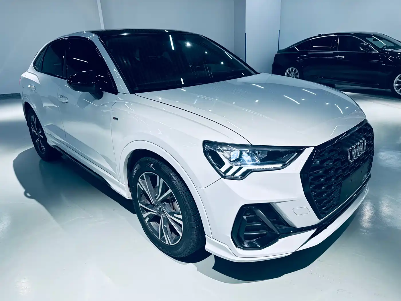 Audi Q3 Sportback 2022 40 TFSI Fashion фото 3